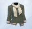 Женский свитер болотного цвета с белым шарфом