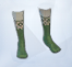 Зелено-белые носки до середины голени